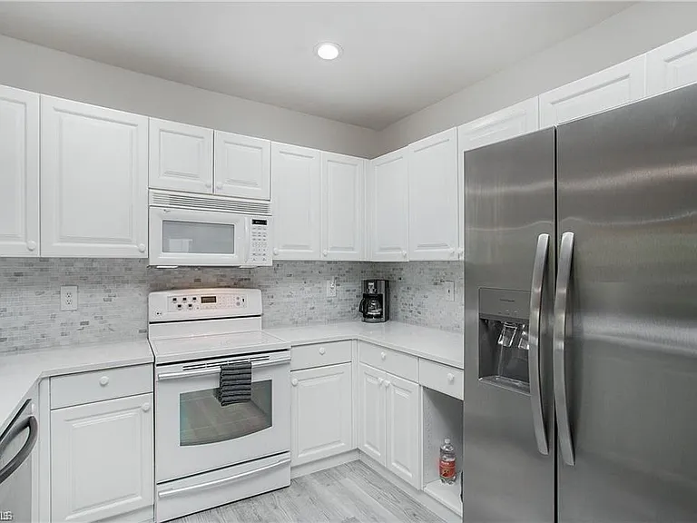 700 Diamond Cir #706 — Photo 11