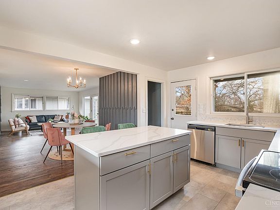 3rd image of 8685 Empire Ct
