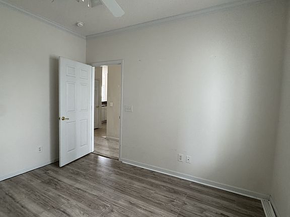 3rd image of 1534 Lanterns Rest Rd #104