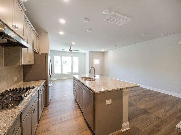 4th image of 1839 Catawba Ave