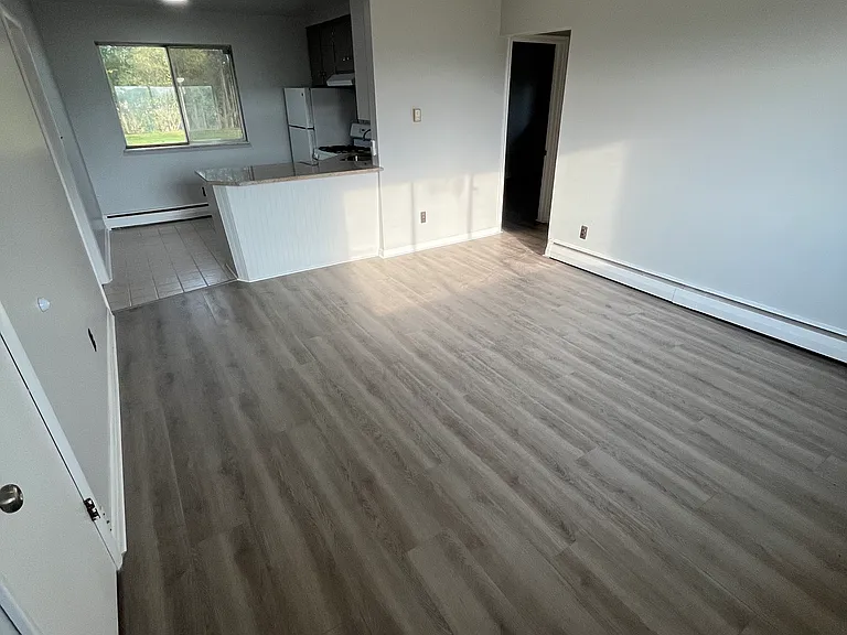 44090 Michigan Ave #B — Photo 4