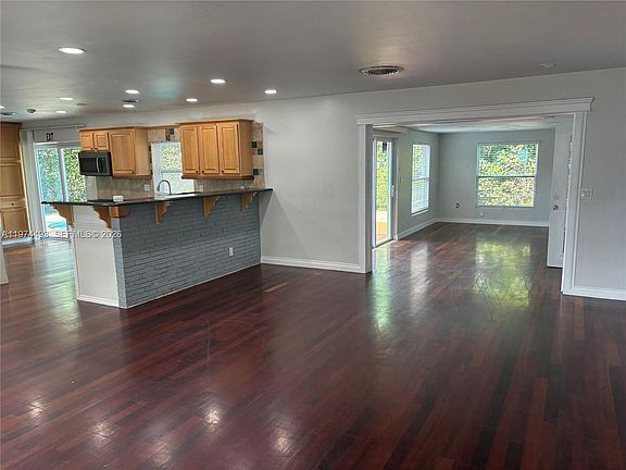 5th image of 3617 Cleveland St