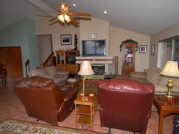 Comfortable furniture with seating for 10.