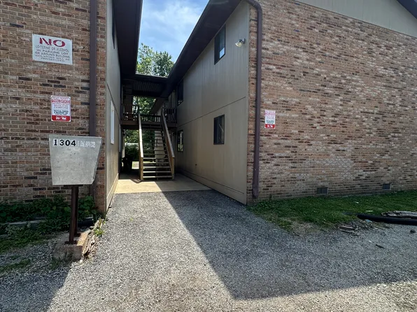 1304 Centreville Ave APT A, Belleville, IL 62220