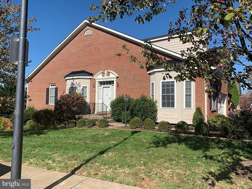2nd image of 184 N View Cir