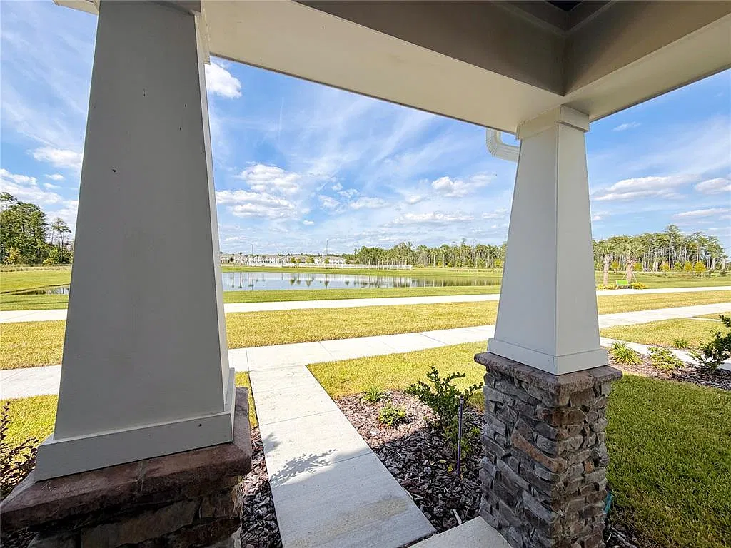4 bed, 2.5 bath, 1678 sqft, $2,700 — Photo 4
