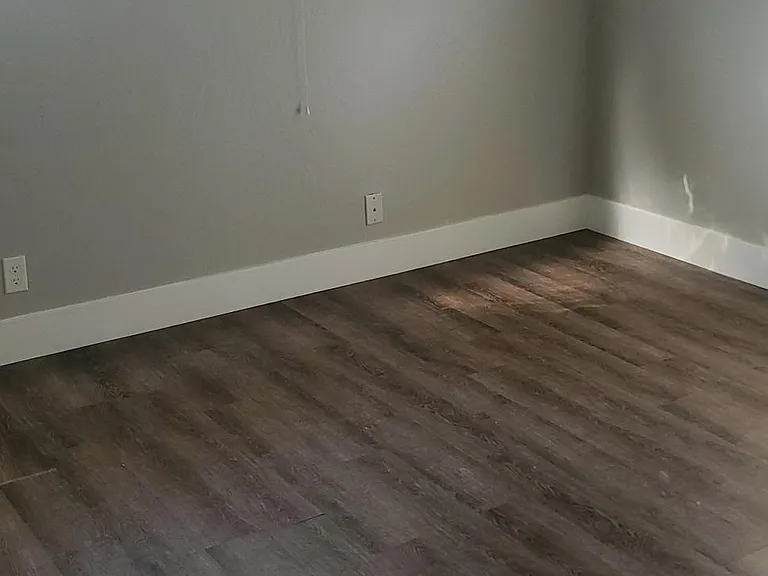 342 Main St — Photo 3