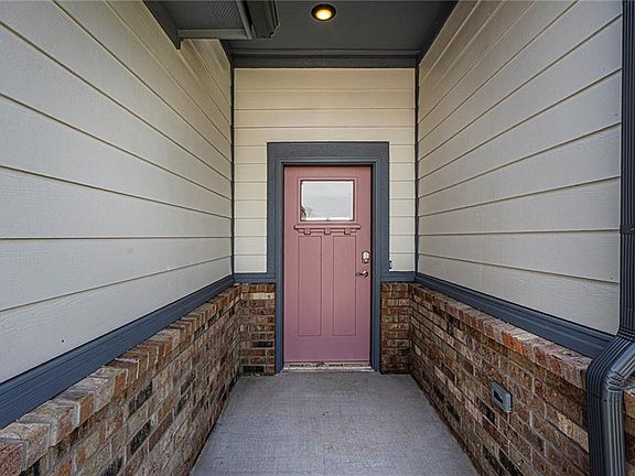 3rd image of 3904 NW 165th Cir