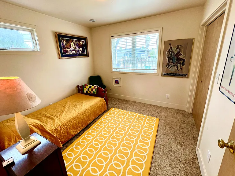 453 Ashton Ave — Photo 8