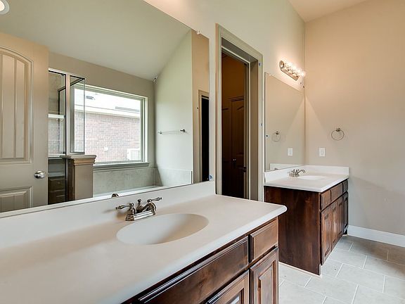 4th image of 138 Liberty Way
