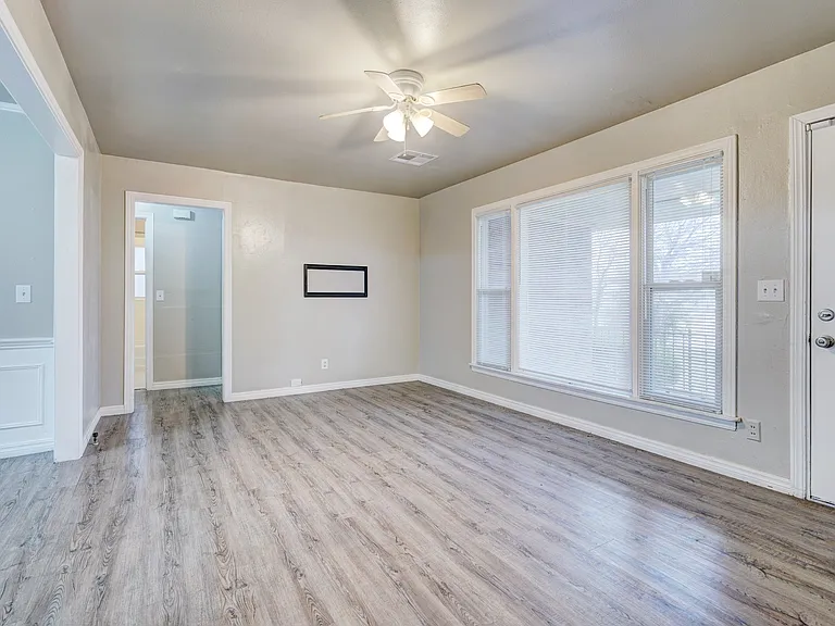 2845 Cambridge Ct — Photo 13