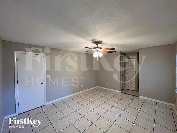 522 Beal St NW — Photo 4