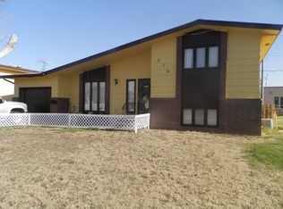 710 Pershing Ave, Garden City, KS 67846