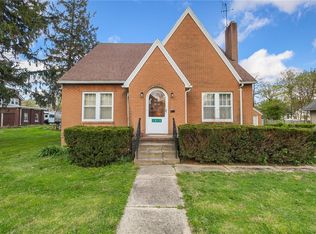 1015 10th St, Charleston, IL 61920