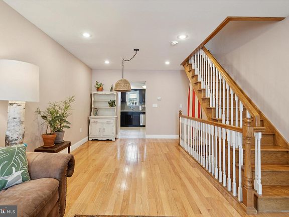 4th image of 2029 S Darien St