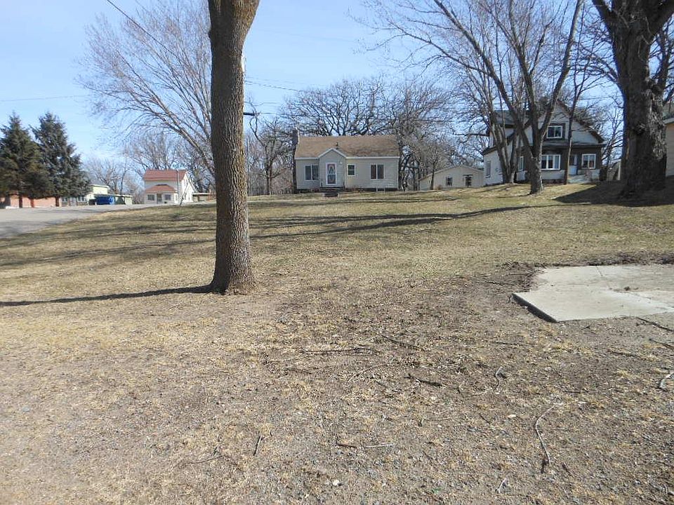 2nd image of 401 Oak St