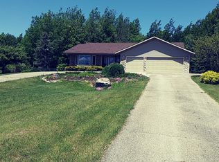 1087 El Camino Grande Dr, Weidman, MI 48893