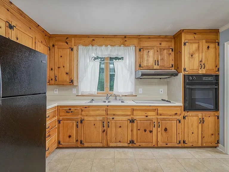 8407 Pamela Dr — Photo 13