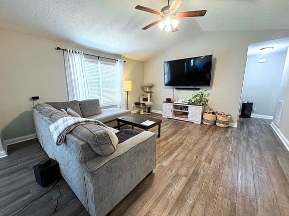 3rd image of 687 Northridge Dr