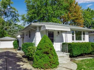 59 Lexington Ter, Amherst, NY 14226