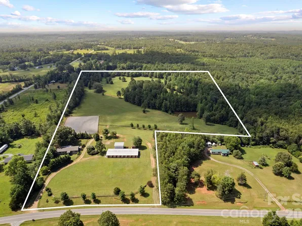 1896 E Green Creek Dr, Tryon, NC 28782