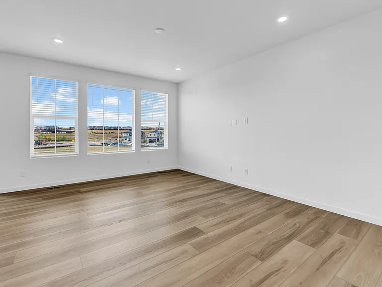 10943 Snowdon St — Photo 13