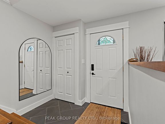 4th image of 37 Elma St