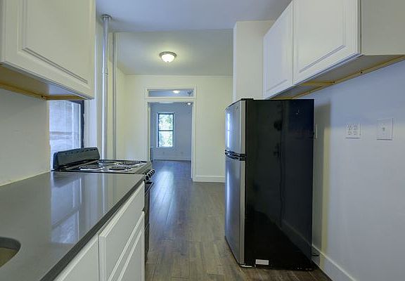 2nd image of 411 W 48th St #4C