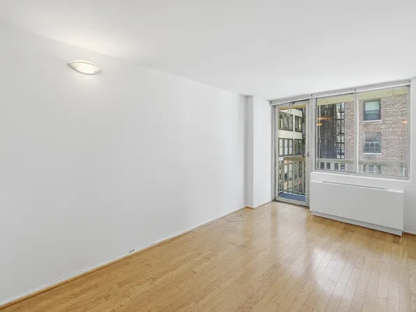 50 Lexington Avenue image 1 of 14