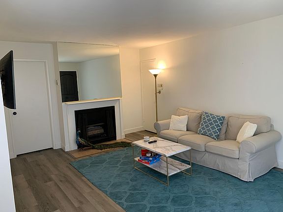 4th image of 1325 Wellesley Ave APT 104