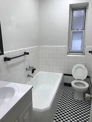 Rented by Showcase Realty | media 10