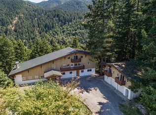 907 Herrick Rd, Port Angeles, WA 98363