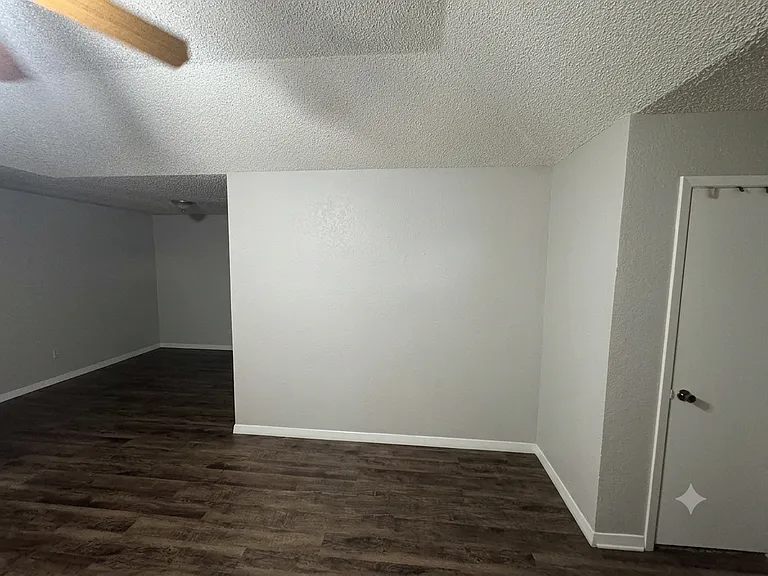 1142 Landsdale Ln #1142 — Photo 4