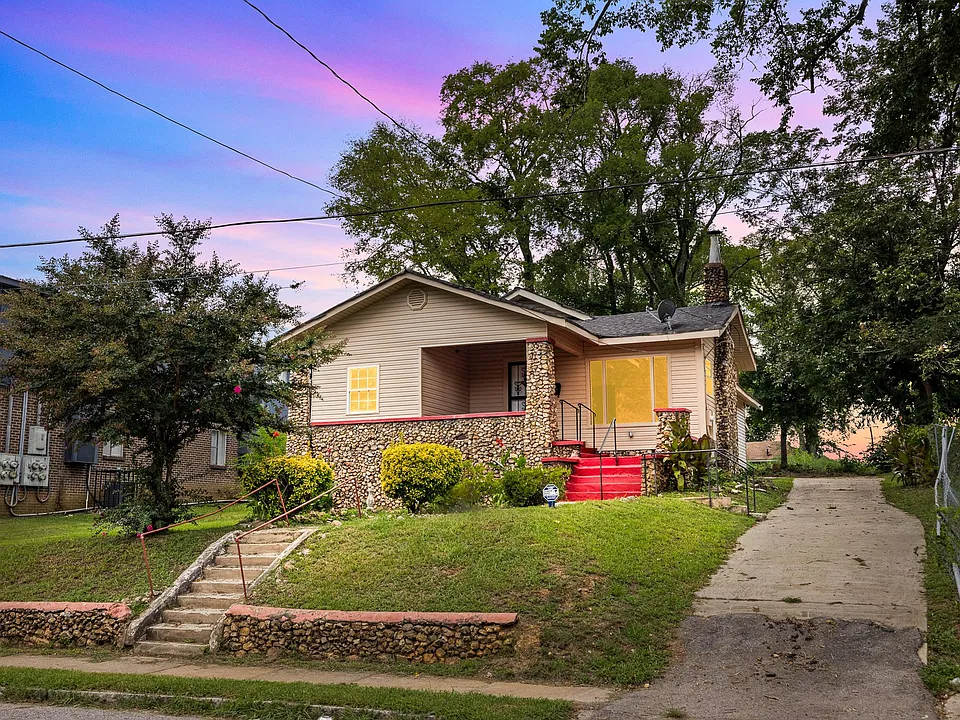 2320 Court R