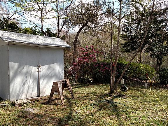 4th image of 3805 Forest Dr