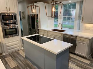 1446 Juniper Ln, Seabrook, TX 77586