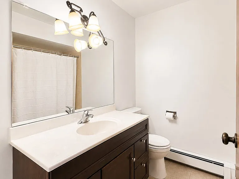 5733 W 103rd St #2W — Photo 5