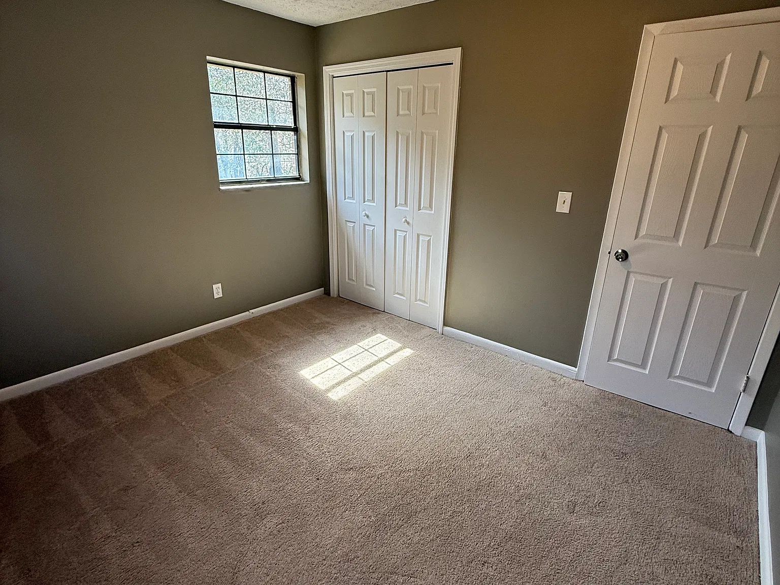 4 bed, 1254 sqft, $1,300 — Photo 4