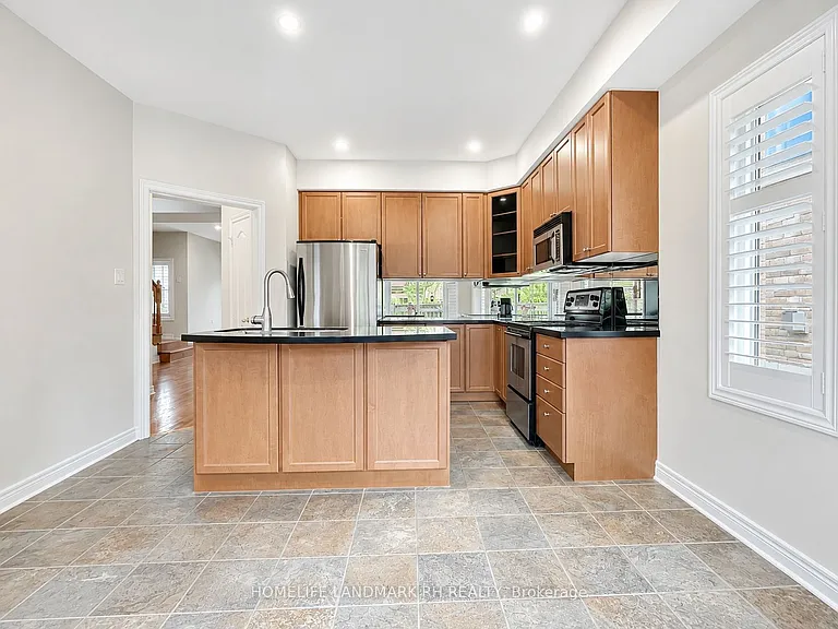 499 Pleasant Ridge Ave — Photo 8