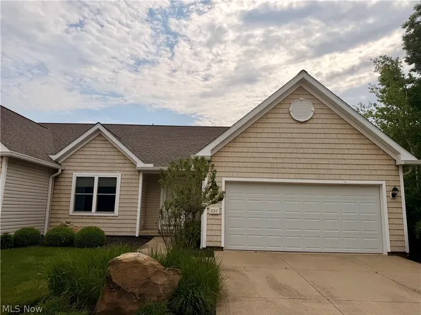 897 Stonewater Dr, Kent, OH 44240