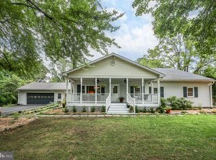 8995 Meadowview Dr, Manassas, VA 20110
