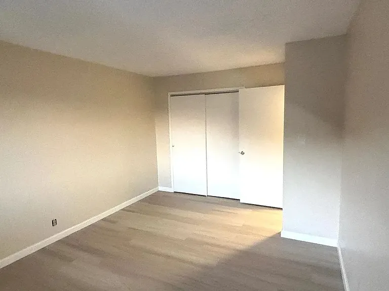 21 Lewis Ave — Photo 10