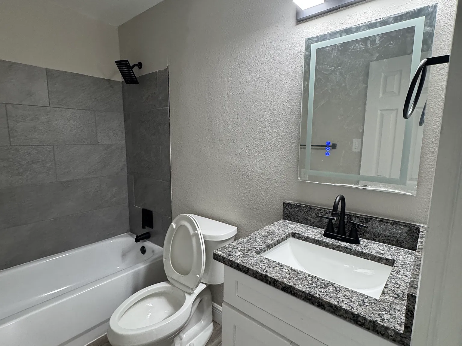 1512 & 1510 Sandy Ln — Photo 4