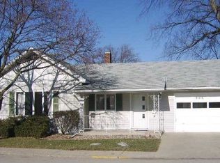 206 W Lincoln St, Nappanee, IN 46550