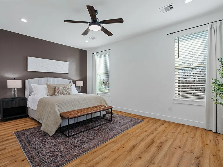 2708 Noble St — Photo 18
