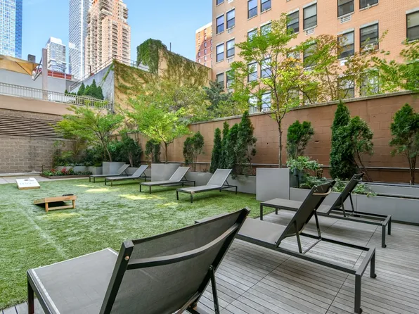 561 10th Avenue image 29 of 35