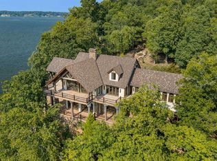721 Three Point Dr, Muscle Shoals, AL 35661