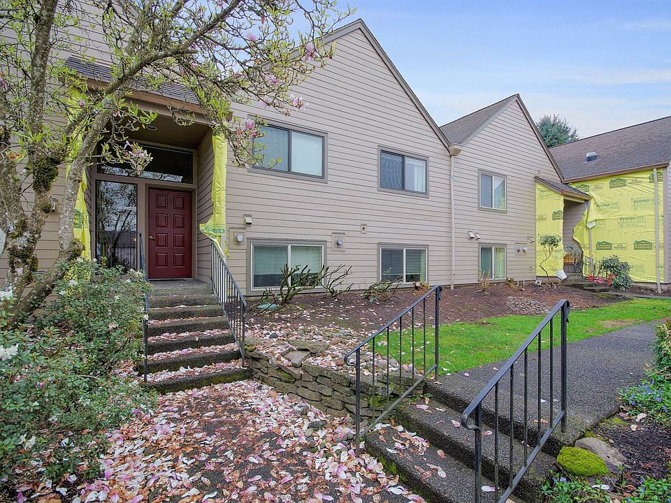 1st image of 2410 SE Baypoint Dr Unit 64