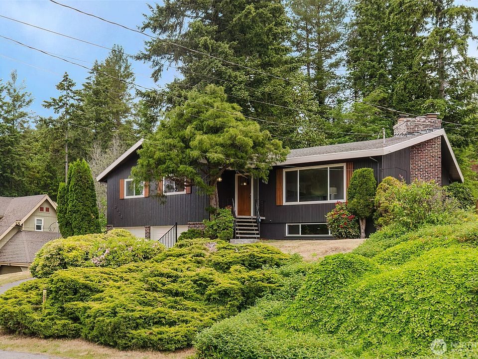 1st image of 3828 Harbel Drive NE