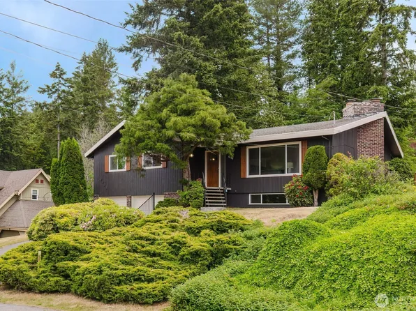 3828 Harbel Drive NE, Bremerton, WA 98310